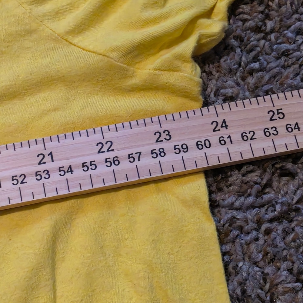 Nike Mens Long Sleeve Graphic T-Shirt Yellow White Swoosh Logo XL Regular Fit - Picture 7 of 8